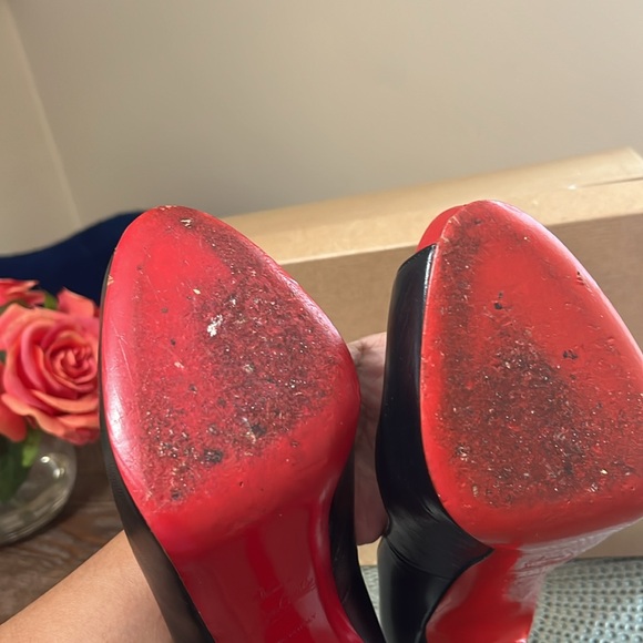 Selling Christian Loutin heels - Picture 6 of 9